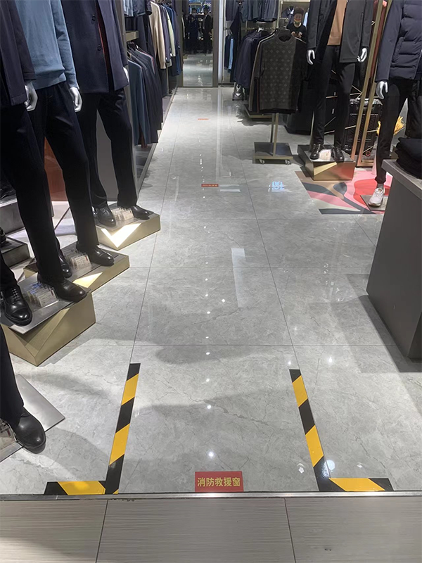 建筑防火通用規(guī)范：消防救援門、窗不應(yīng)使用鏡面反光材料