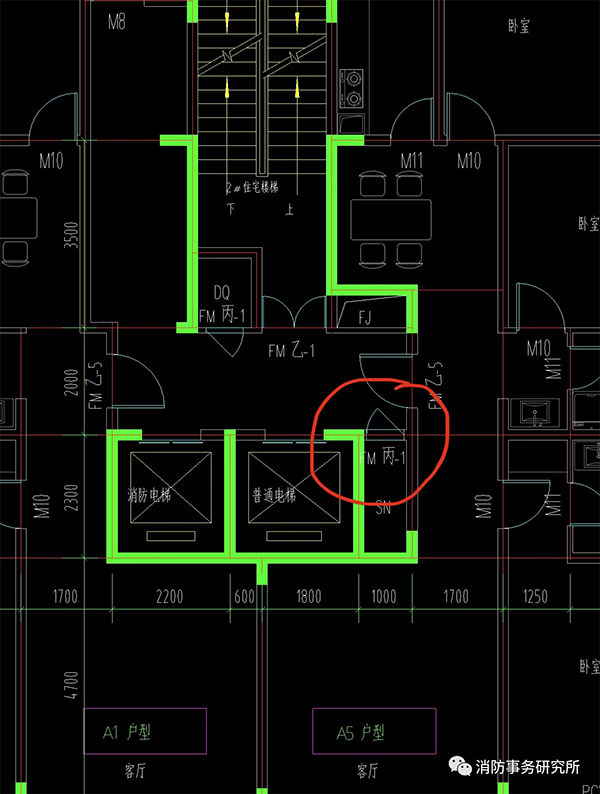 防火門、防火窗在關(guān)閉后應(yīng)具有煙密閉的性能？