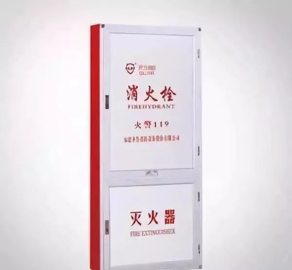室內(nèi)消火栓箱內(nèi)一般應(yīng)配置什么？